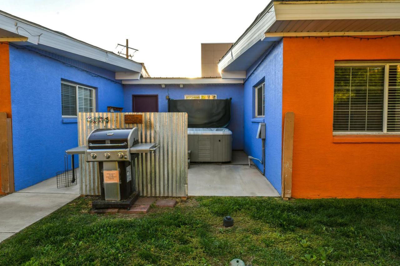 Inn 1 - Downtown 1 Bedroom Unit, Sleeps 6 With Shared Hot Tub Moab Eksteriør billede