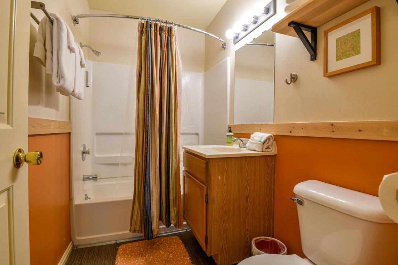Inn 1 - Downtown 1 Bedroom Unit, Sleeps 6 With Shared Hot Tub Moab Eksteriør billede