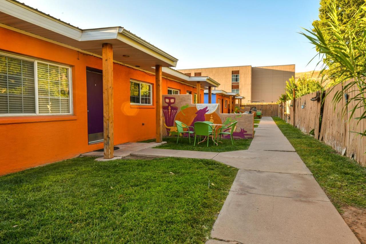 Inn 1 - Downtown 1 Bedroom Unit, Sleeps 6 With Shared Hot Tub Moab Eksteriør billede