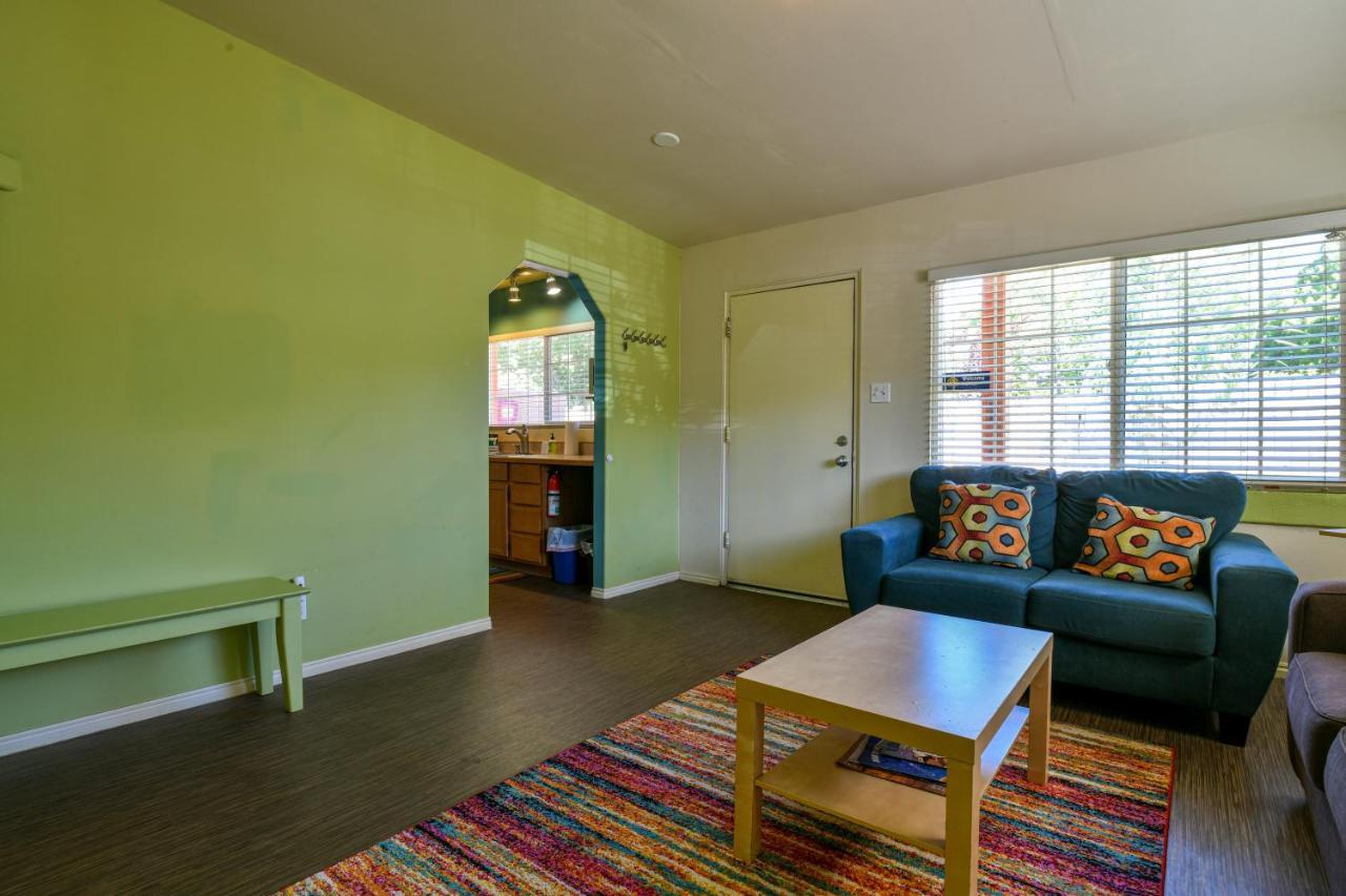 Inn 1 - Downtown 1 Bedroom Unit, Sleeps 6 With Shared Hot Tub Moab Eksteriør billede