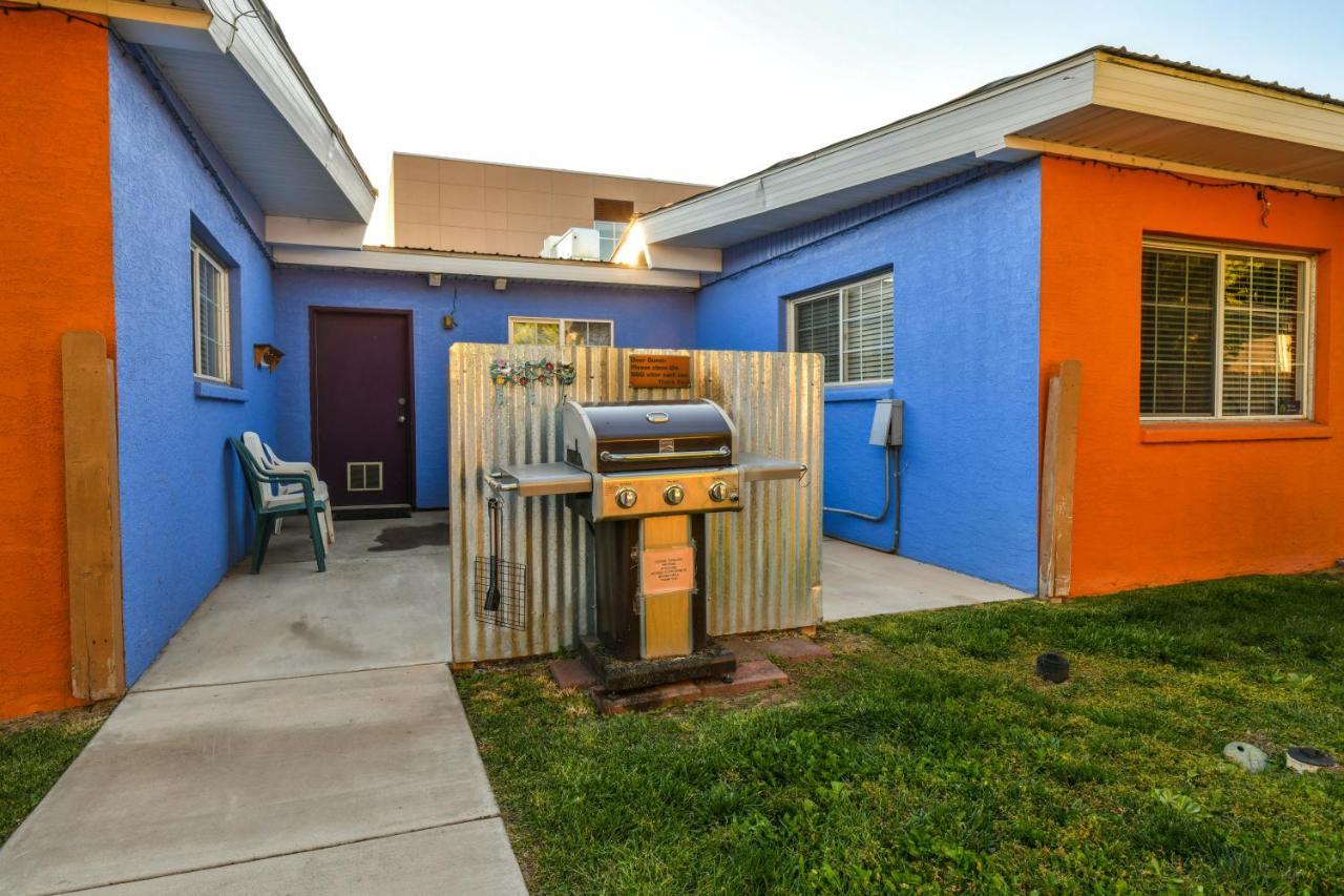 Inn 1 - Downtown 1 Bedroom Unit, Sleeps 6 With Shared Hot Tub Moab Eksteriør billede